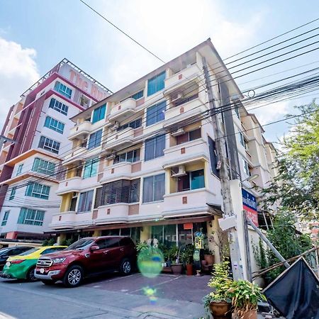 Benjaratch Boutique Apartment Bangkok Exteriör bild