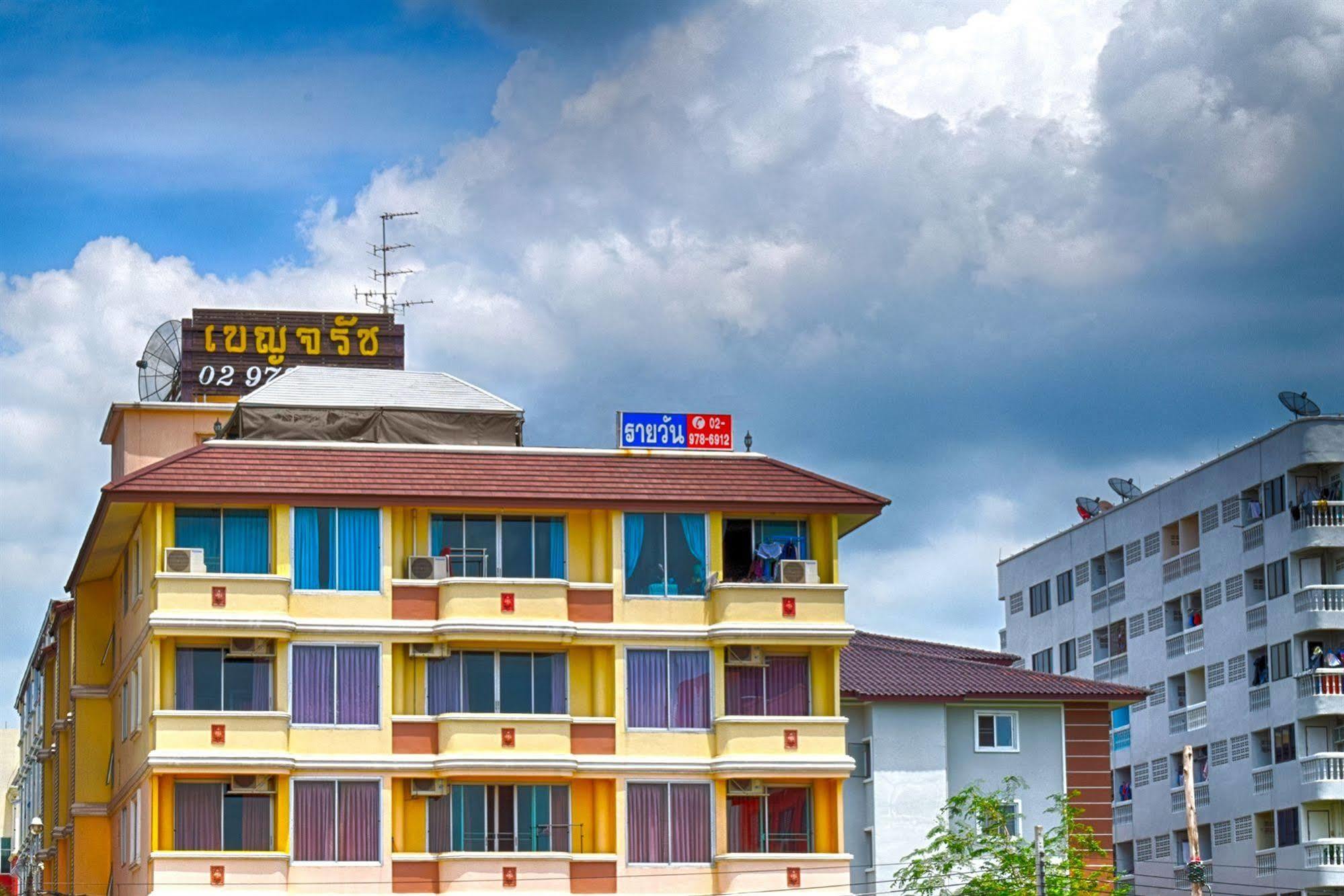 Benjaratch Boutique Apartment Bangkok Exteriör bild