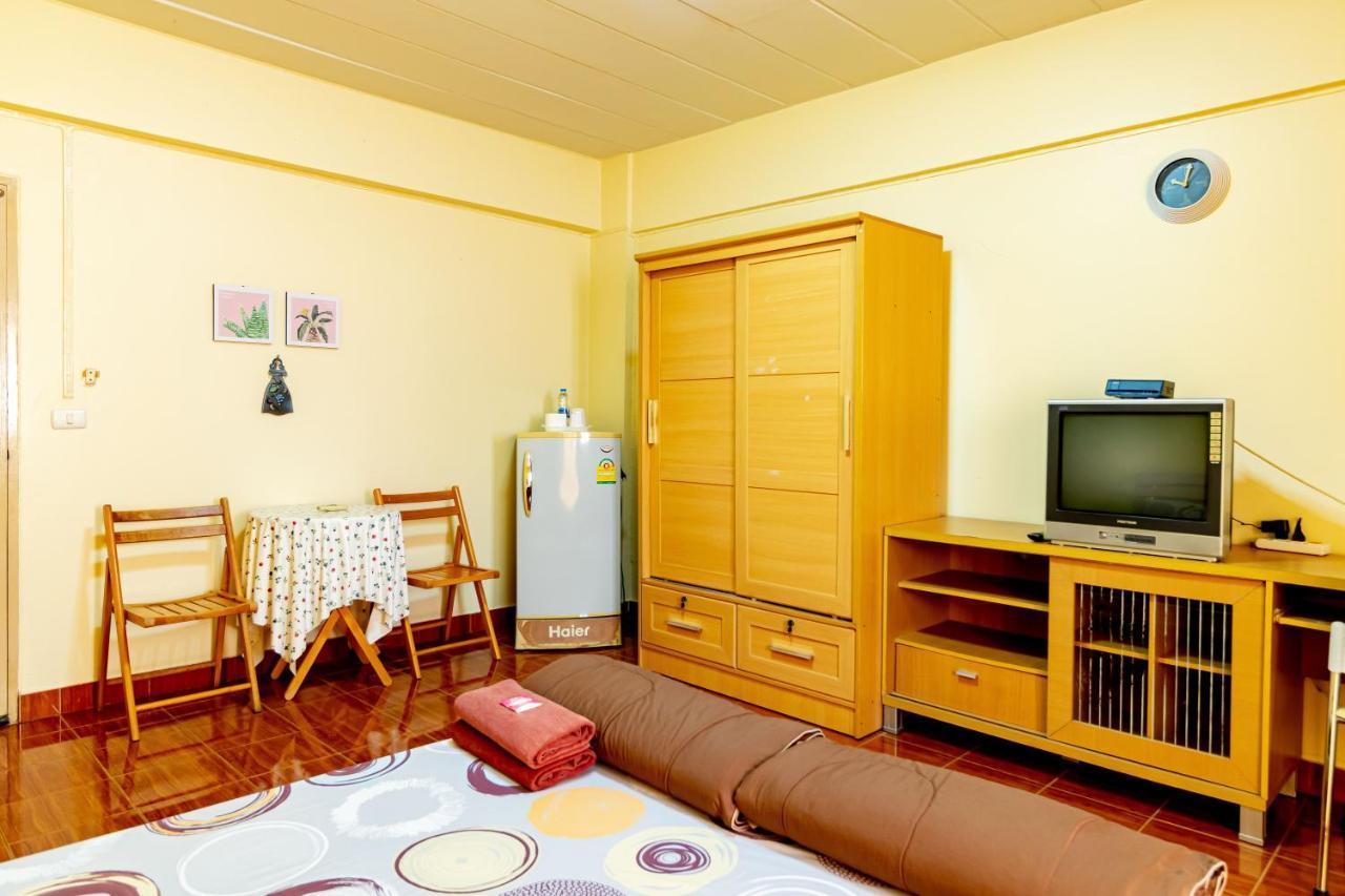 Benjaratch Boutique Apartment Bangkok Exteriör bild